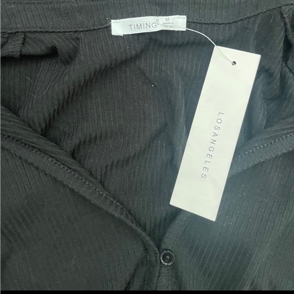 Nwt Black Long Sleeve Crop Top size M - Picture 2 of 2